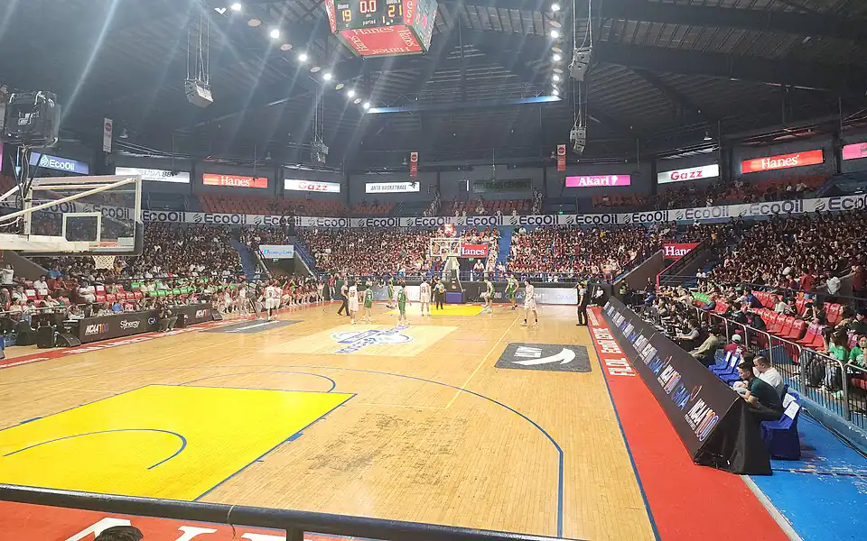 Packed Filoil EcoOil Centre in San Juan during a college basketball game